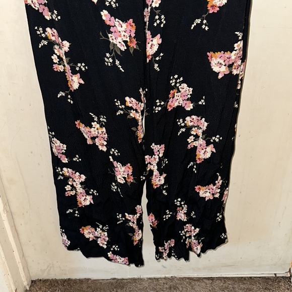 Wild fable floral cold shoulder jumpsuit - Picture 8 of 13